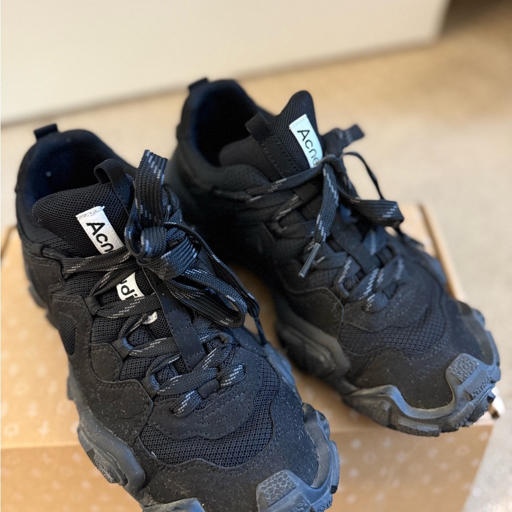 Acne Studios Black Sneakers with Durable Outsole and Cushioned Midsole